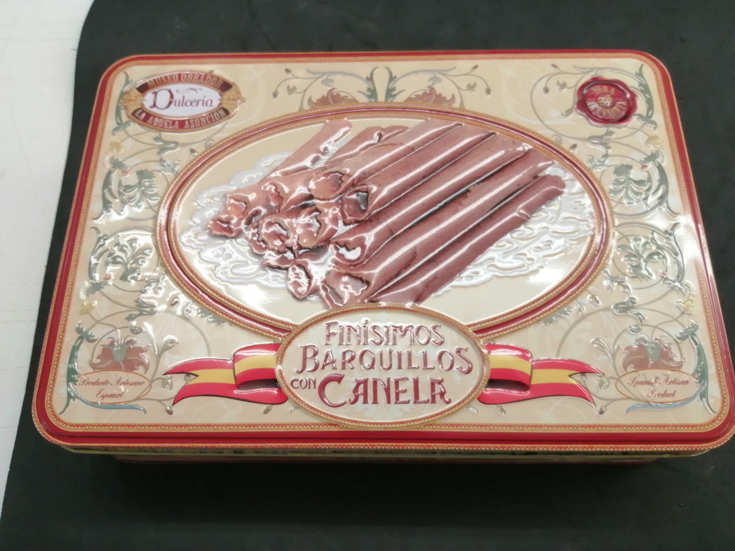 Lata de finisimos barquillos de canela